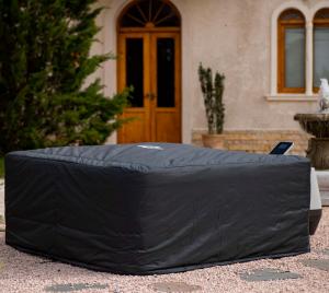 MSpa Square Thermal Cover for Spa - 208 x 208 x 70 cm MSpa Square Thermal Cover for Spa - 208 x 208 x 70 cm